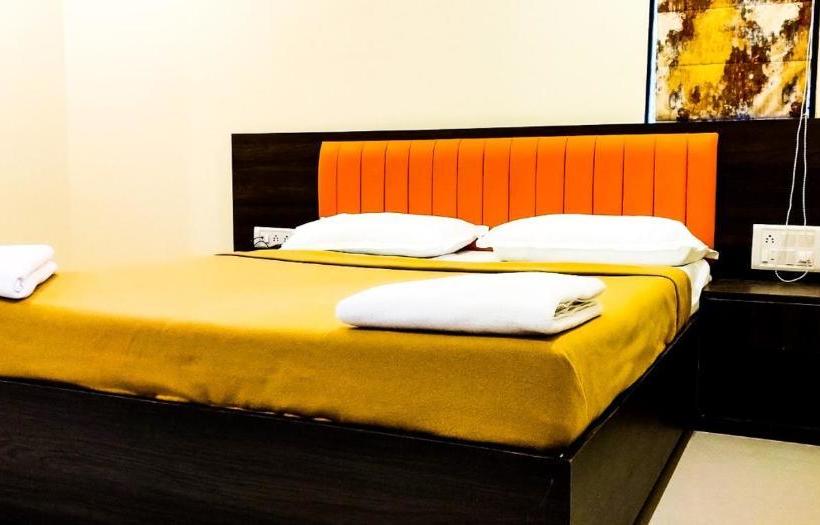 Отель White House Inn