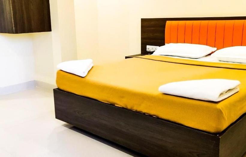 Отель White House Inn