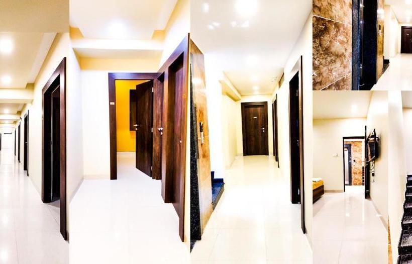 Отель White House Inn