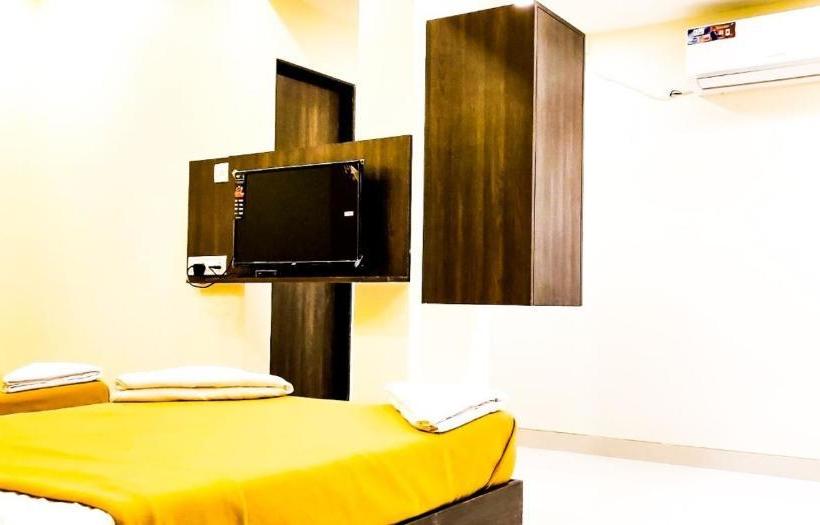 Отель White House Inn