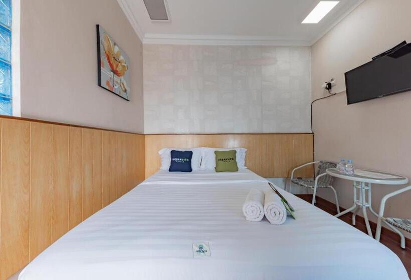 Urbanview Hotel Villa Surya Bandung