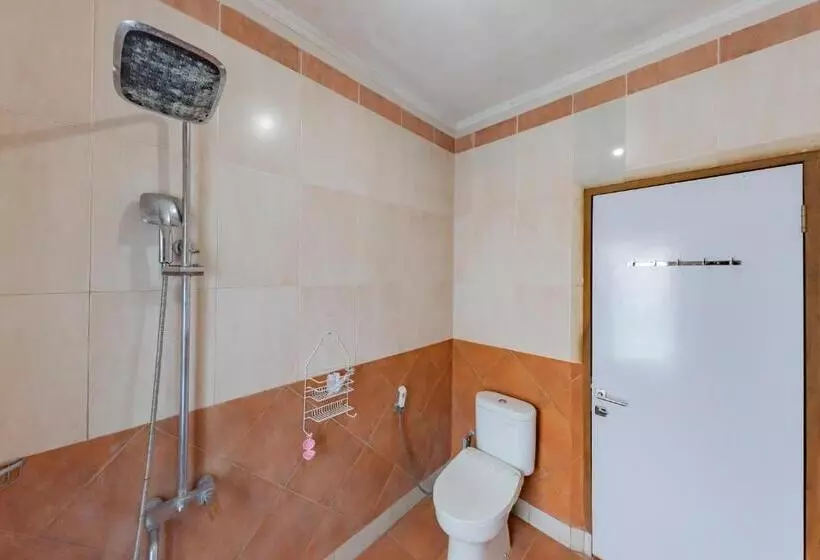 Urbanview Hotel Villa Surya Bandung