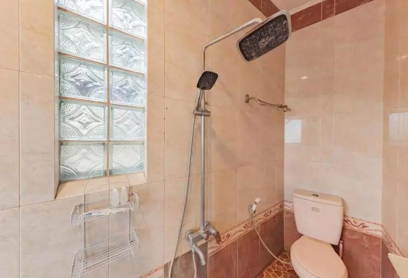 Urbanview Hotel Villa Surya Bandung