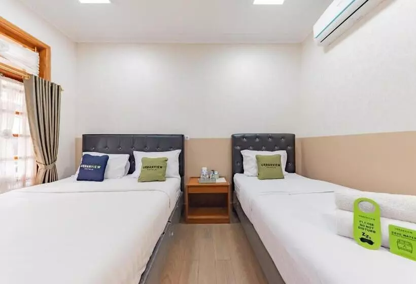 Urbanview Hotel Villa Surya Bandung