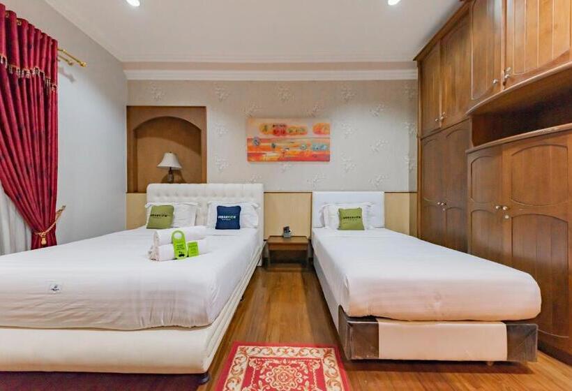 Urbanview Hotel Villa Surya Bandung