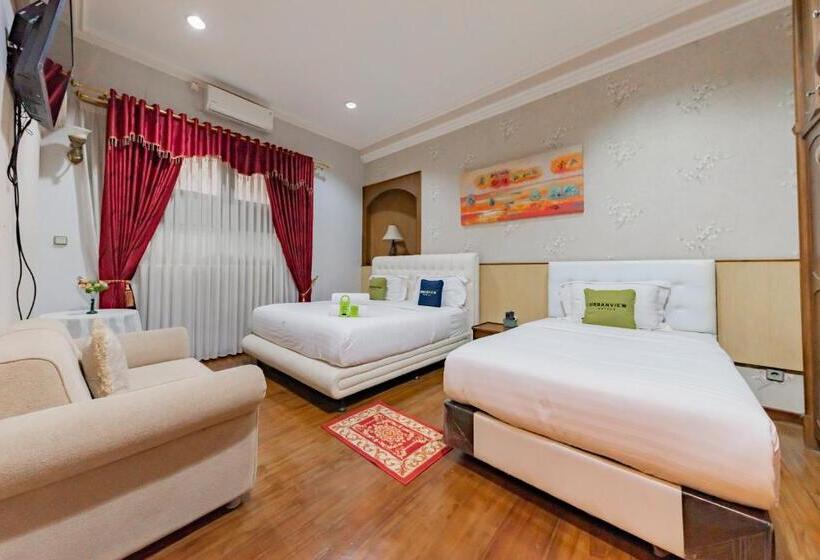 Urbanview Hotel Villa Surya Bandung