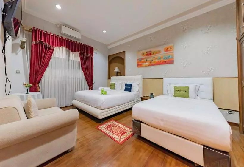 Urbanview Hotel Villa Surya Bandung