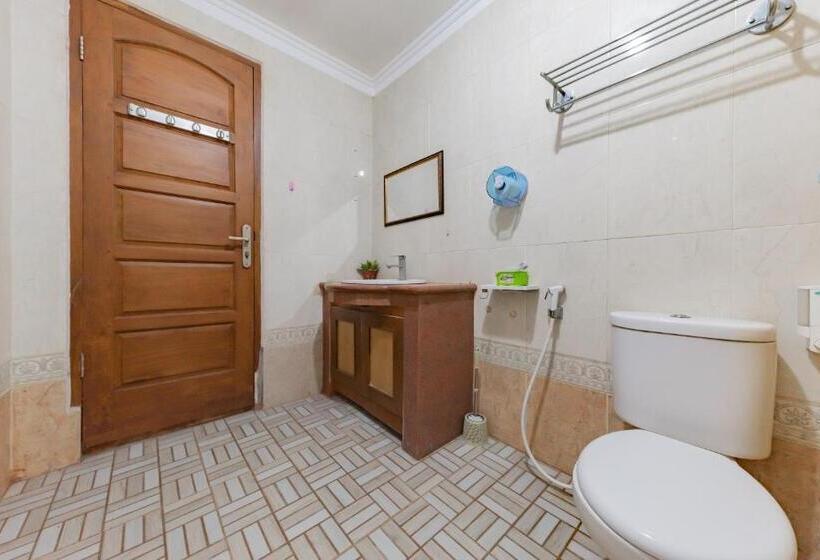 Urbanview Hotel Villa Surya Bandung