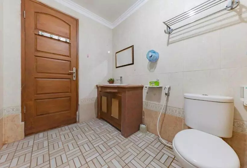 Urbanview Hotel Villa Surya Bandung