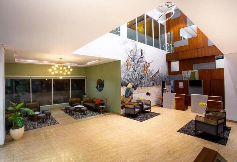 ホテル Grand Zuri Ketapang