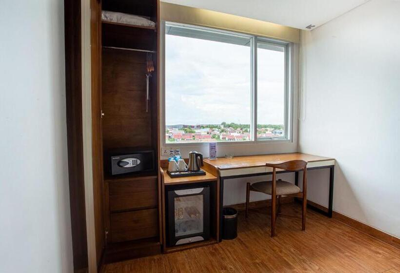 ホテル Grand Zuri Ketapang