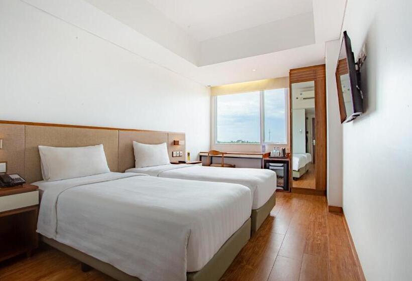 ホテル Grand Zuri Ketapang