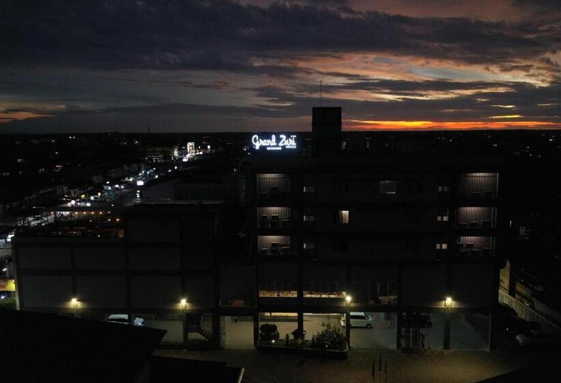 ホテル Grand Zuri Ketapang