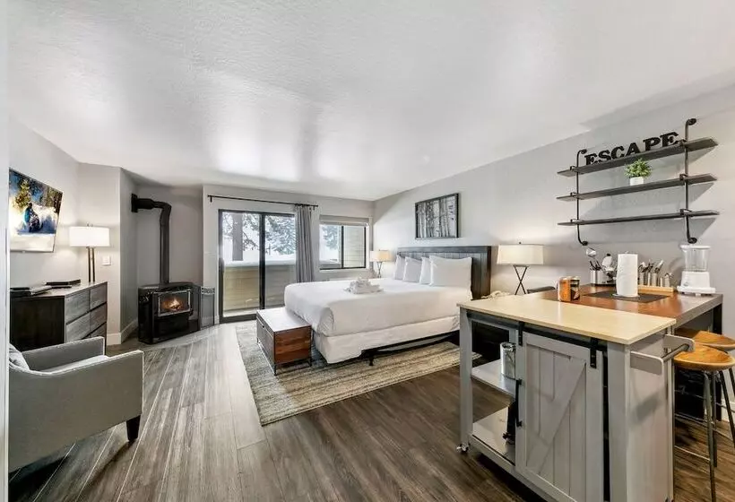 Newly Remodeled Studio At Lakeland Village Hotel Room By Redawning