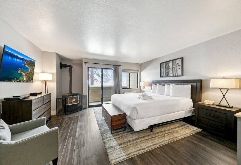 Newly Remodeled Studio At Lakeland Village Hotel Room By Redawning