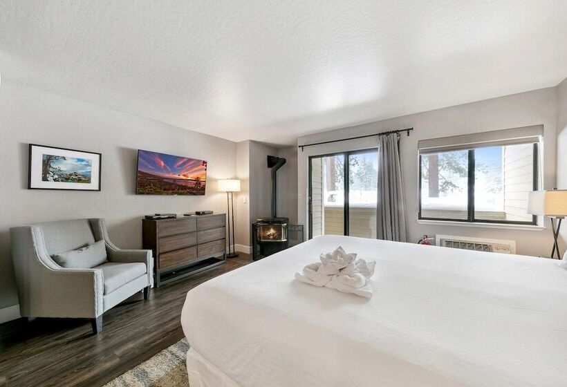 Newly Remodeled Studio At Lakeland Village Hotel Room By Redawning