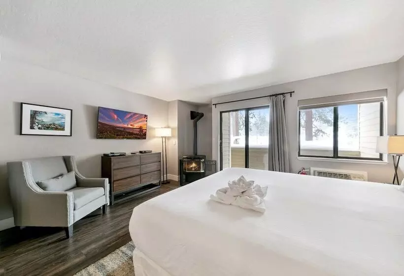 Newly Remodeled Studio At Lakeland Village Hotel Room By Redawning