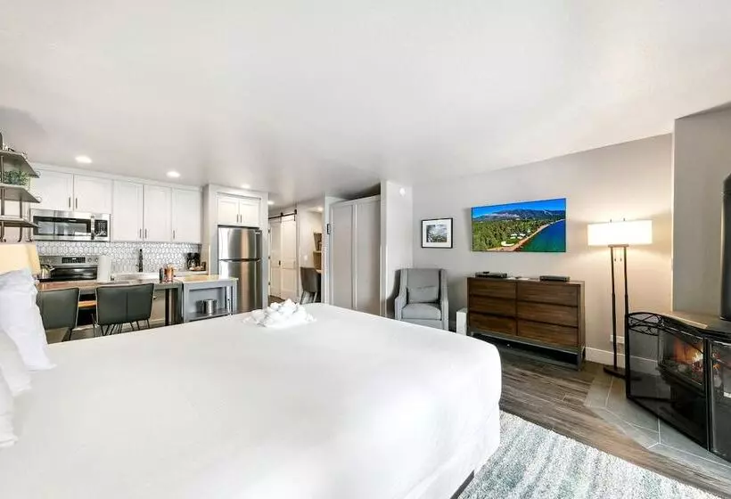 Newly Remodeled Studio At Lakeland Village Hotel Room By Redawning