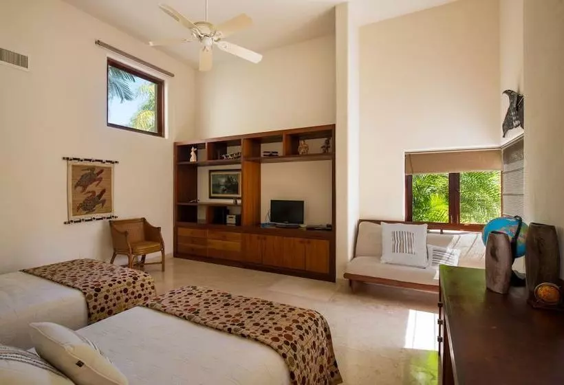 Casa Larimar