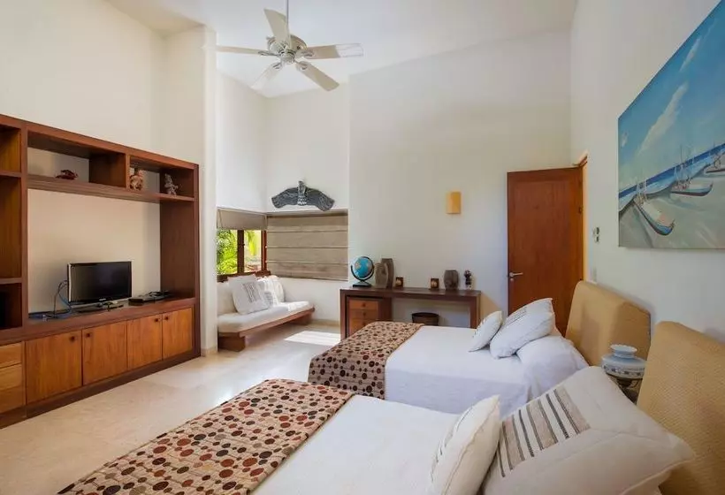 Casa Larimar