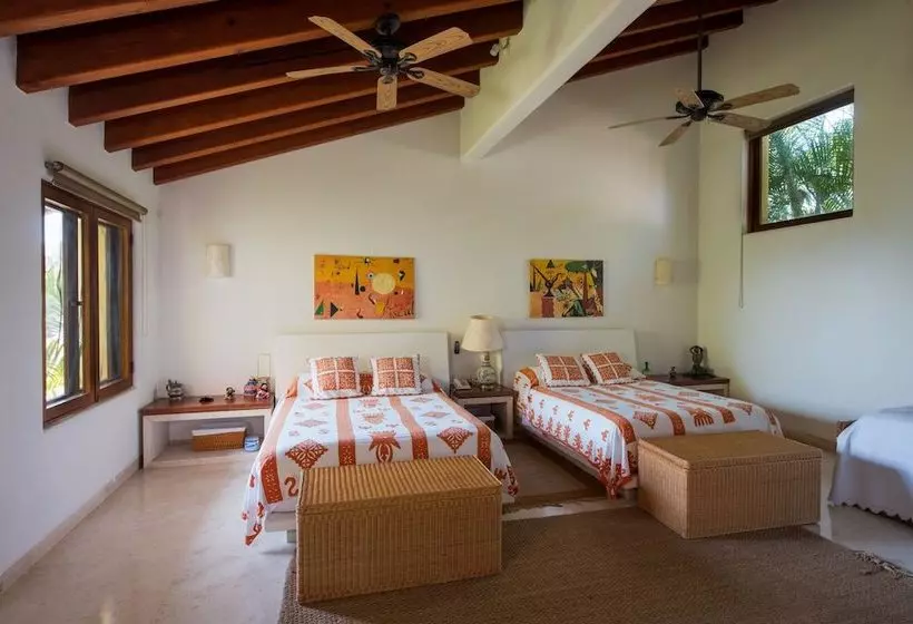 Casa Larimar