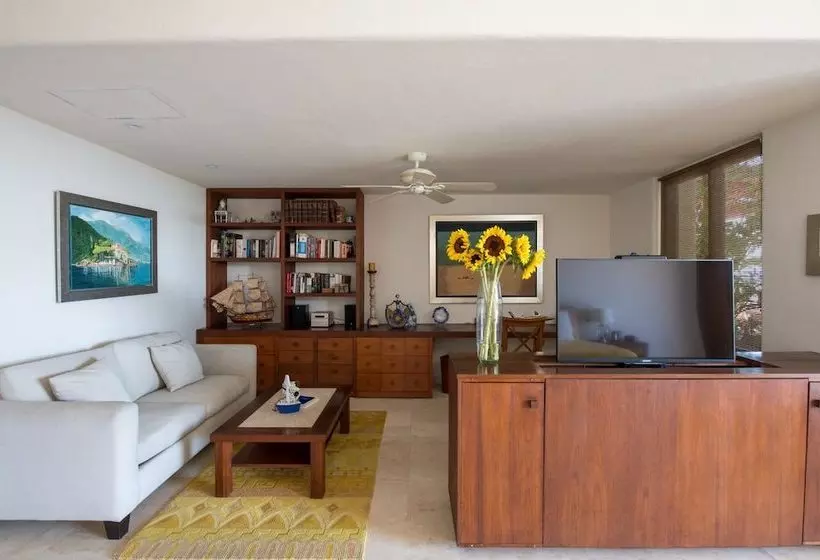 Casa Larimar