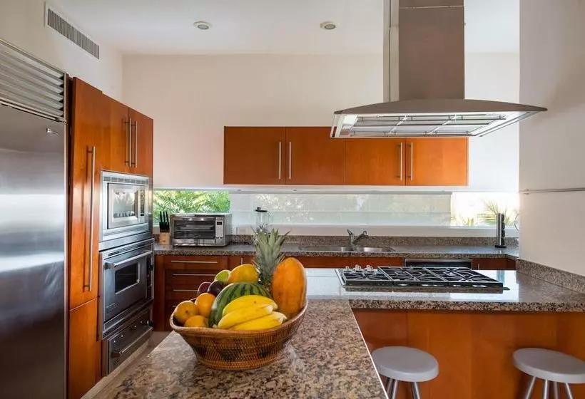 Casa Larimar