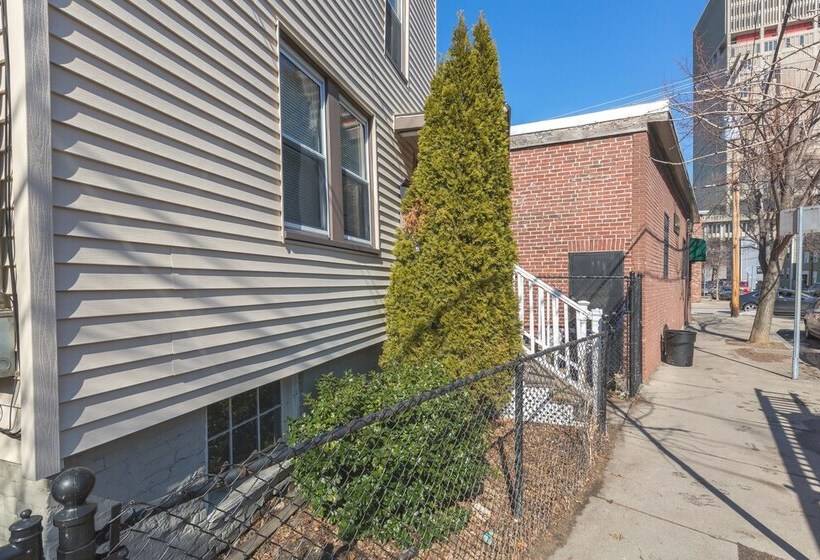 Kendall Square Apartments By Next Star