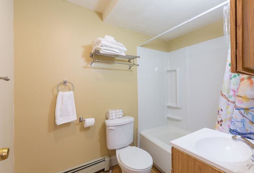 Kendall Square Apartments By Next Star