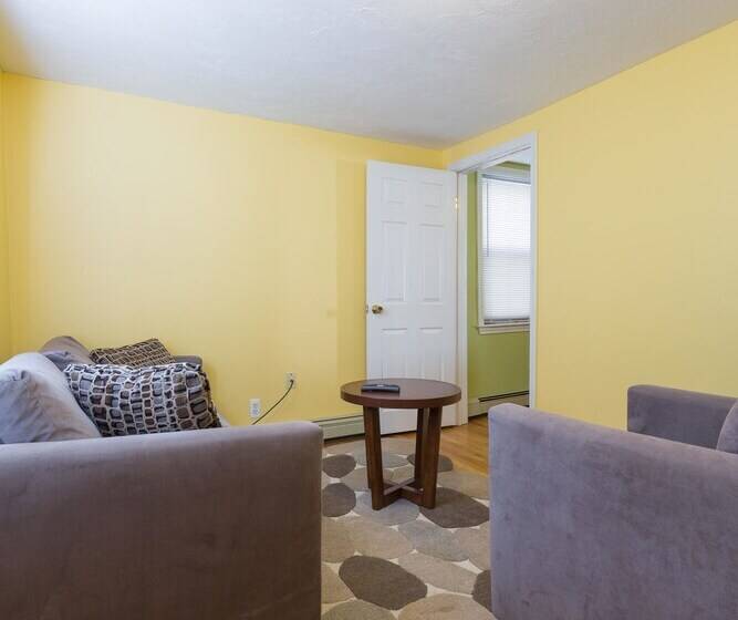 Kendall Square Apartments By Next Star