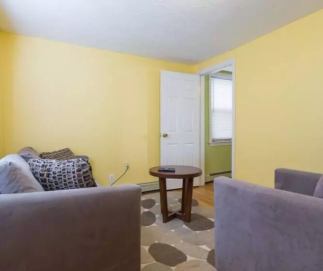 Kendall Square Apartments By Next Star