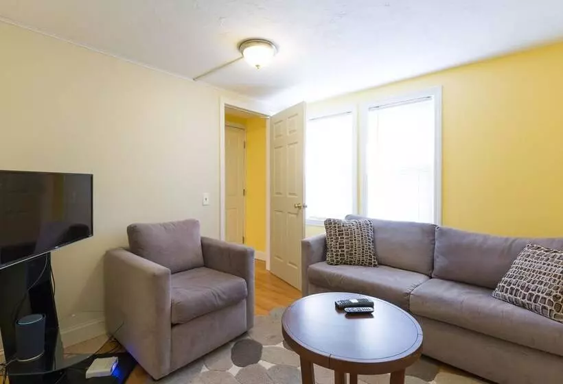 Kendall Square Apartments By Next Star