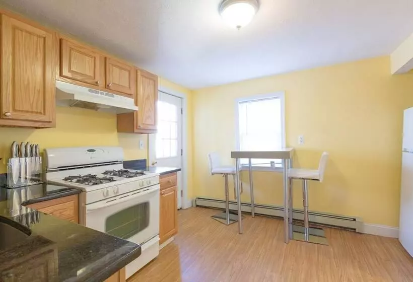 Kendall Square Apartments By Next Star