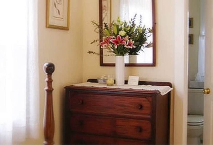 住宿加早餐 Woods Hole Passage Inn