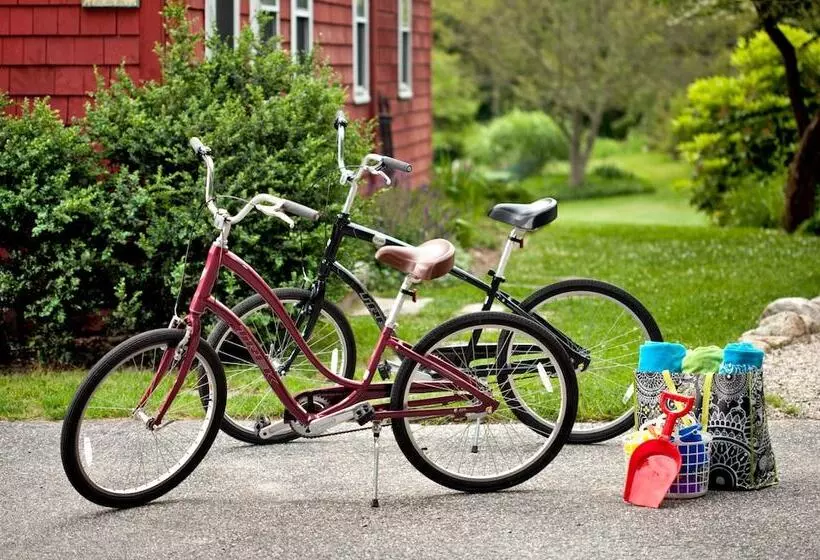 تختخواب و صبحانه Woods Hole Passage Inn