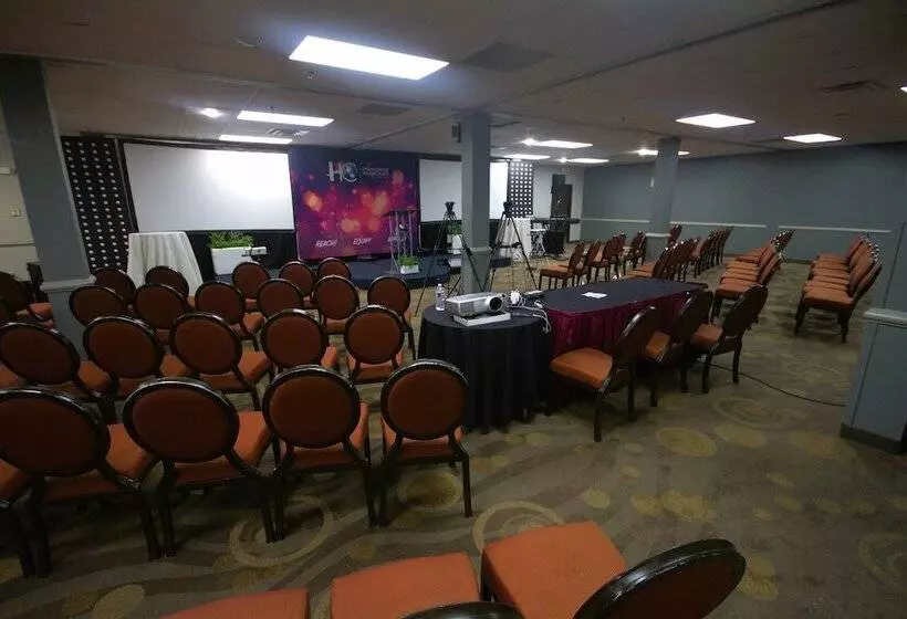 Atrium Hotel And Suites Dfw Airport