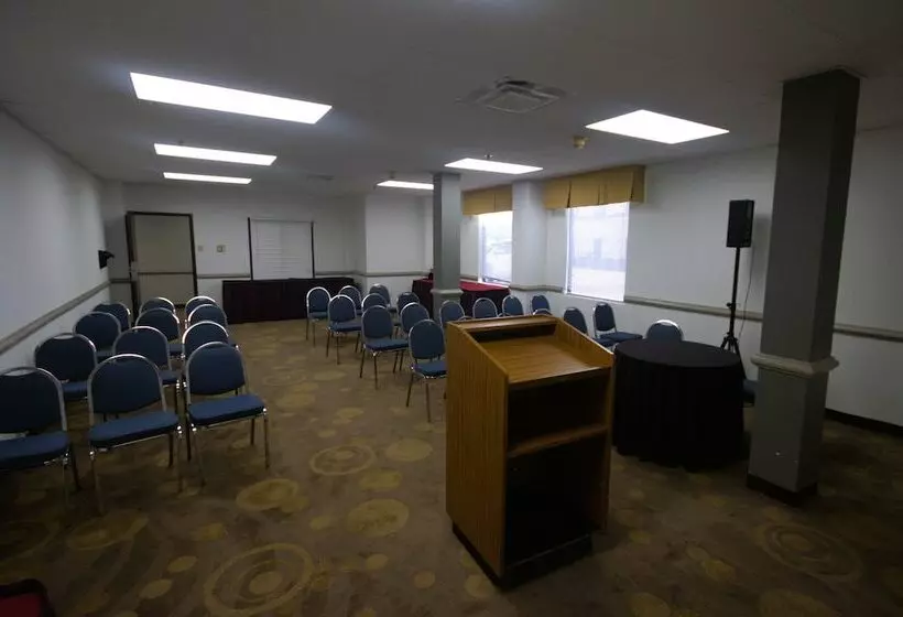 Atrium Hotel And Suites Dfw Airport