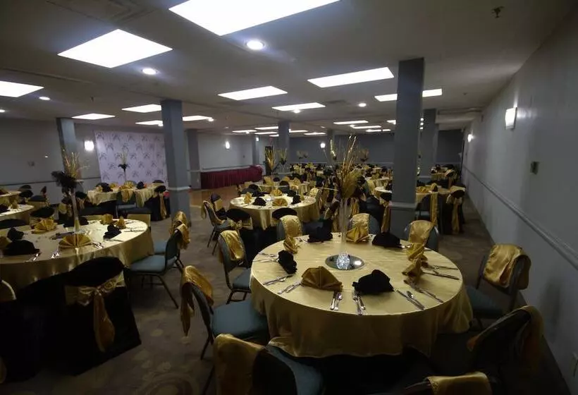 Atrium Hotel And Suites Dfw Airport