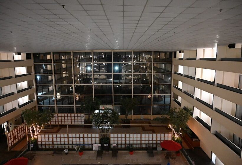 Atrium Hotel And Suites Dfw Airport