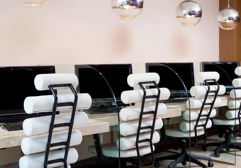 Szálloda Avenue Of The Arts Costa Mesa, A Tribute Portfolio