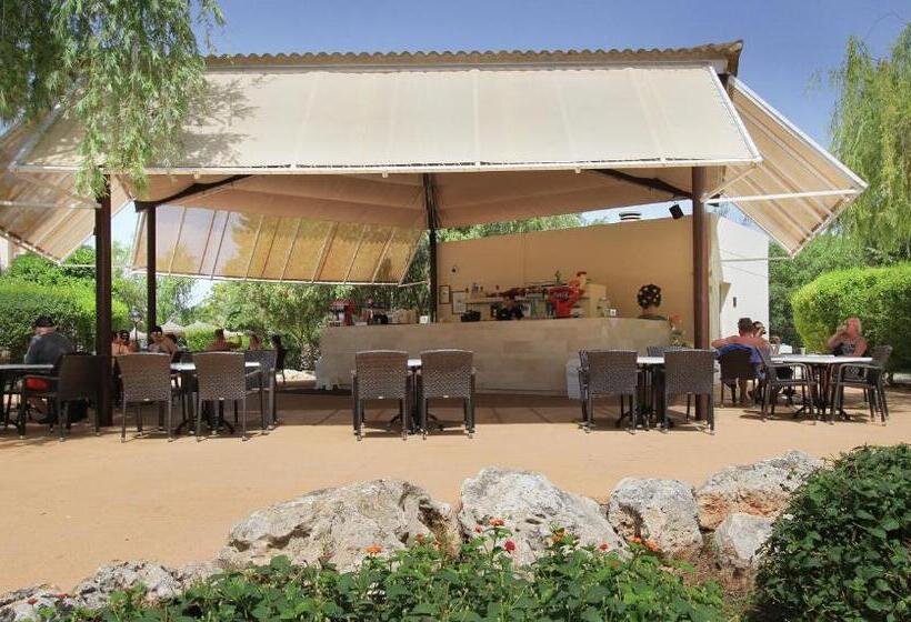 Отель Garbí Cala Millor