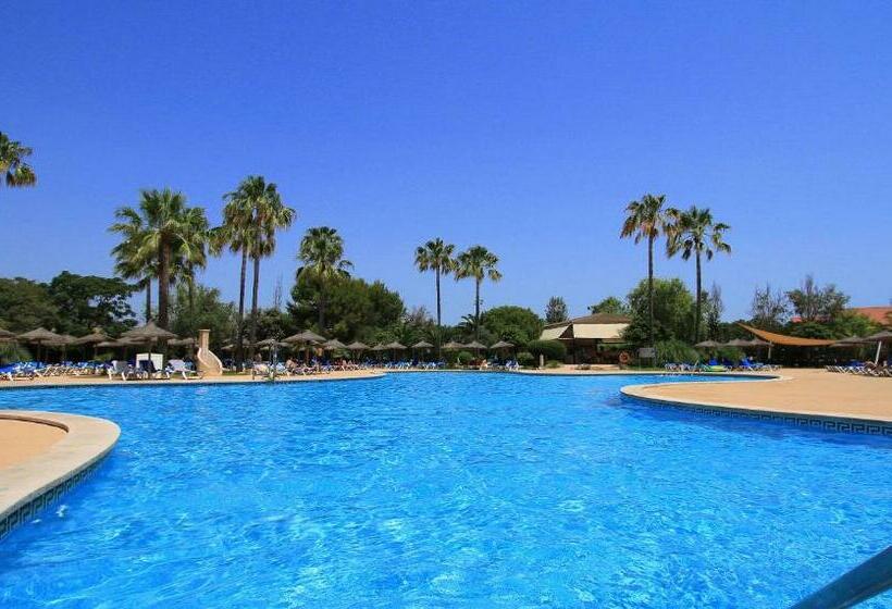 Отель Garbí Cala Millor