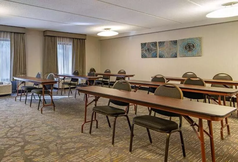 ホテル Comfort Suites Alpharetta Roswell   Atlanta Area