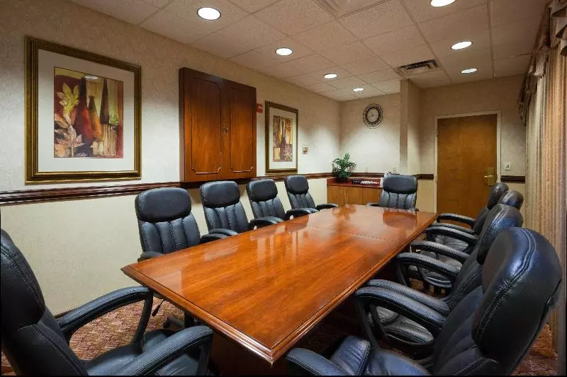 فندق Holiday Inn Express & Suites Austin North Central, An Ihg