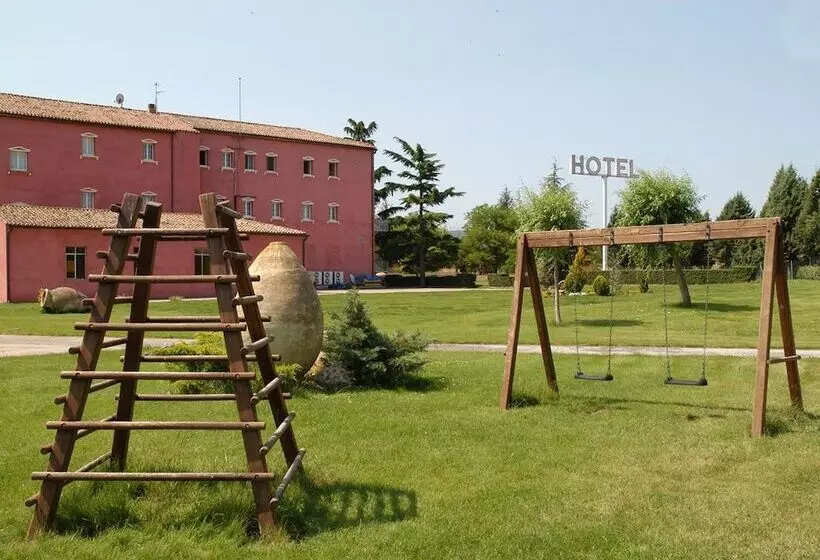 בית מלון כפרי San Camilo