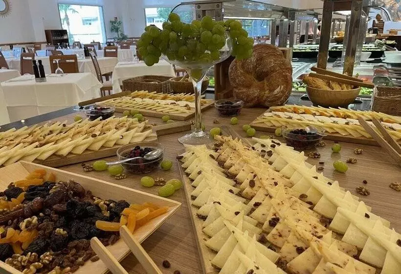 Отель Santamarta