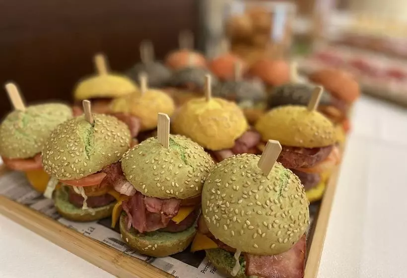 Отель Santamarta