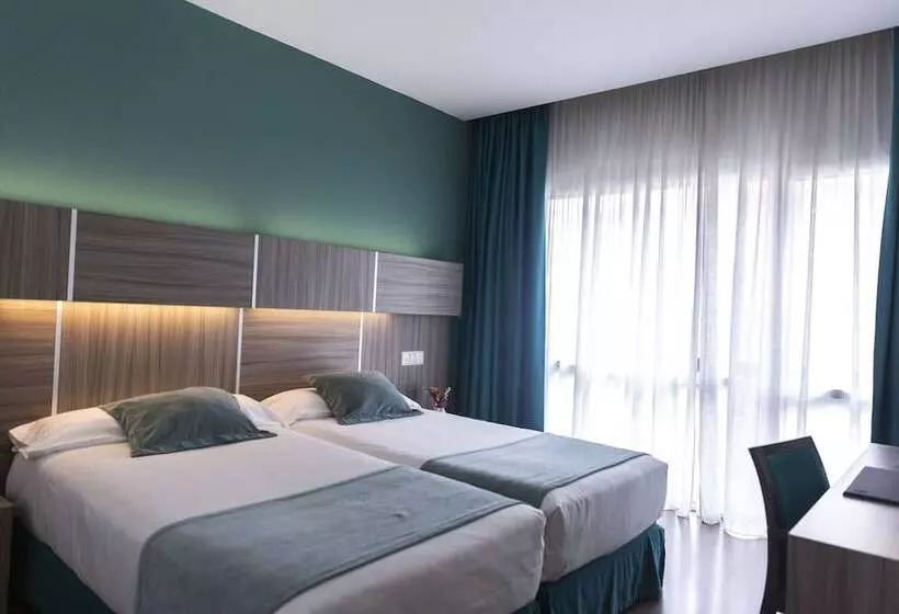 Hotel Serrano