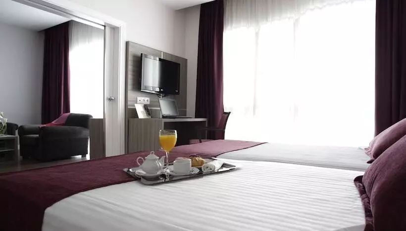 Hotel Serrano
