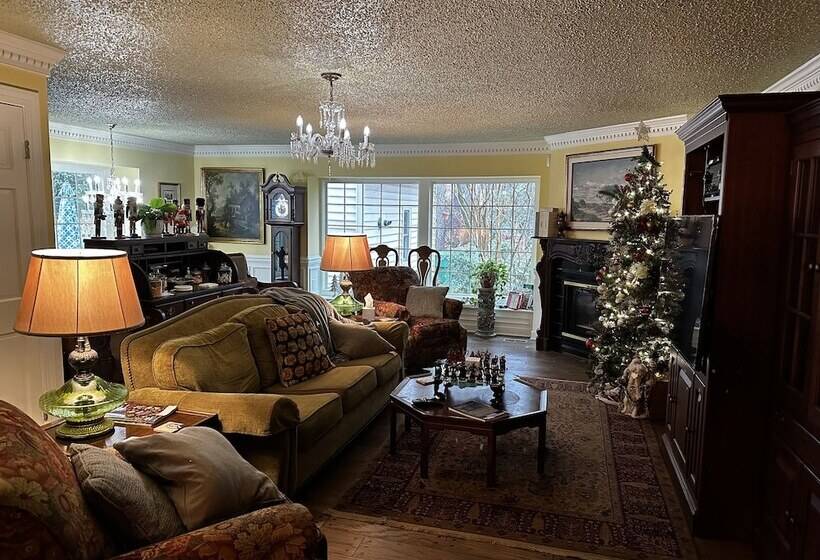 Otel Williamsburg Sampler B & B